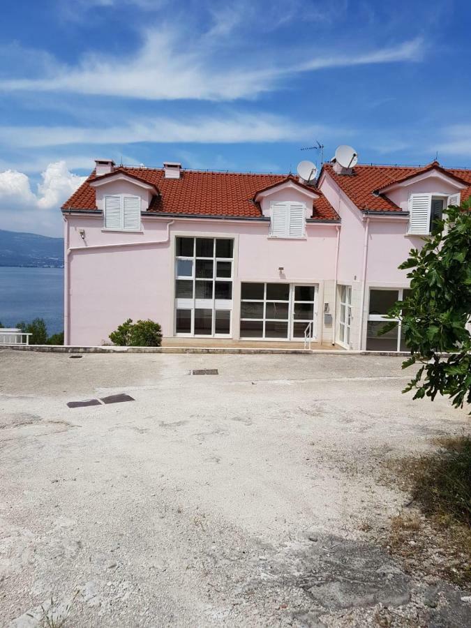 Apartment Kate Slatine Ngoại thất bức ảnh